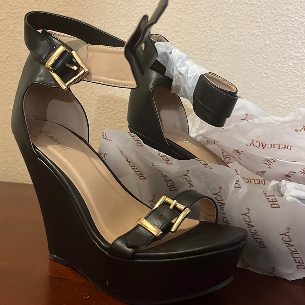 VINTAGE platform - Sexy Delicacy Wedge, Open-Toe Sandal